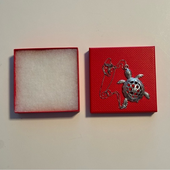 NWOT Sea Turtle Pendant. (Only) Silver Necklace 925 Delicate 20 Inch Chain - Picture 6 of 8